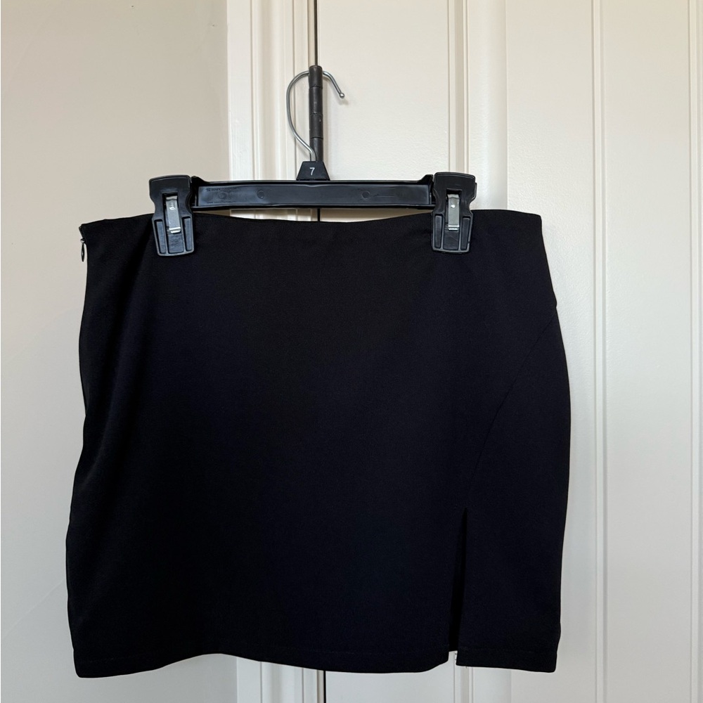 Elegant Black Women's Skirt